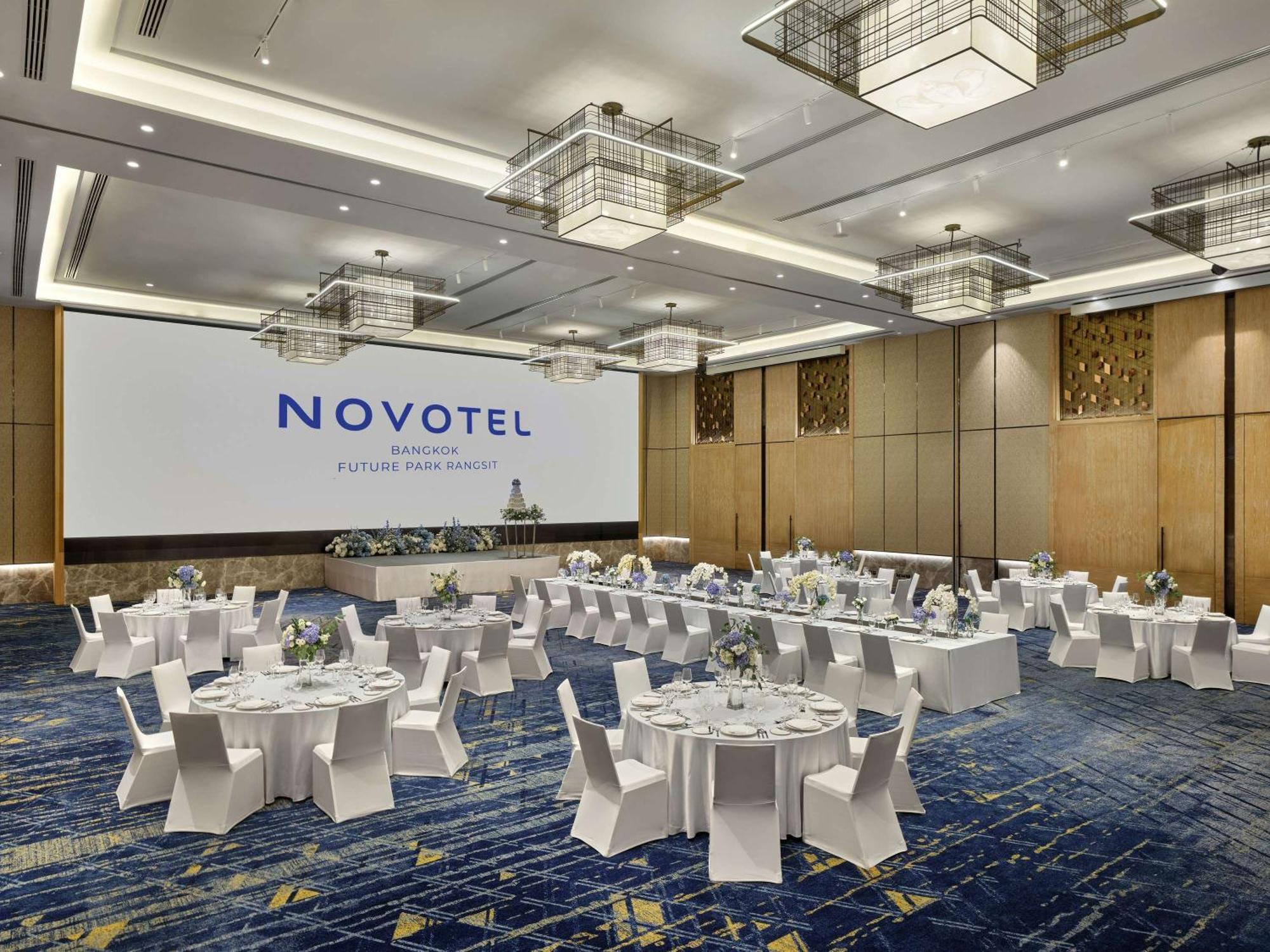 Novotel Bangkok Future Park Rangsit Патхумтхани Экстерьер фото