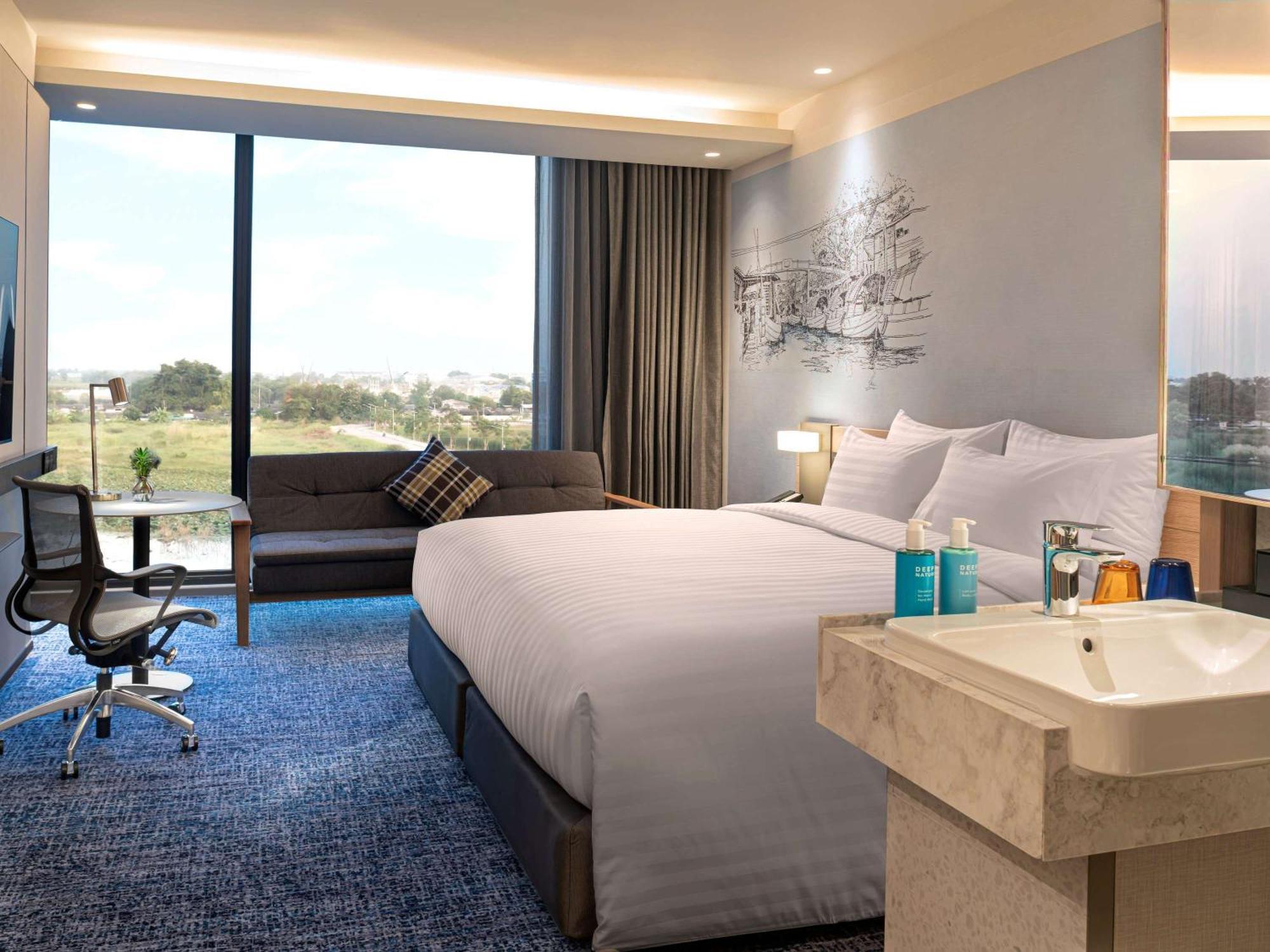 Novotel Bangkok Future Park Rangsit Патхумтхани Экстерьер фото